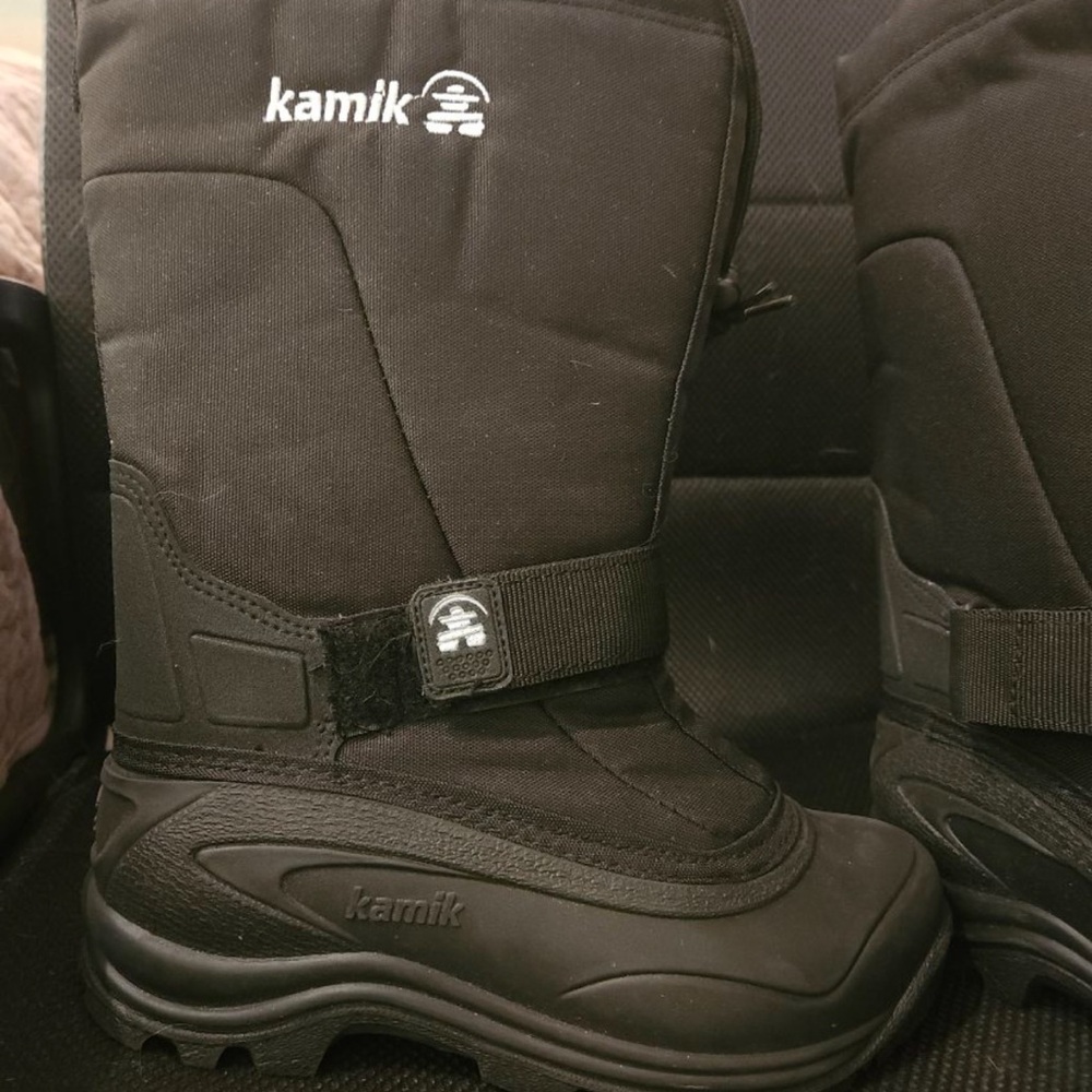 New black Winter boots